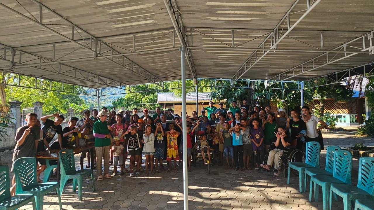 Aksi Nyata Bulan Maria, KBG Santa Bernadette Kunjungi Panti Rehabilitasi Cacat St. Damian Binongko
